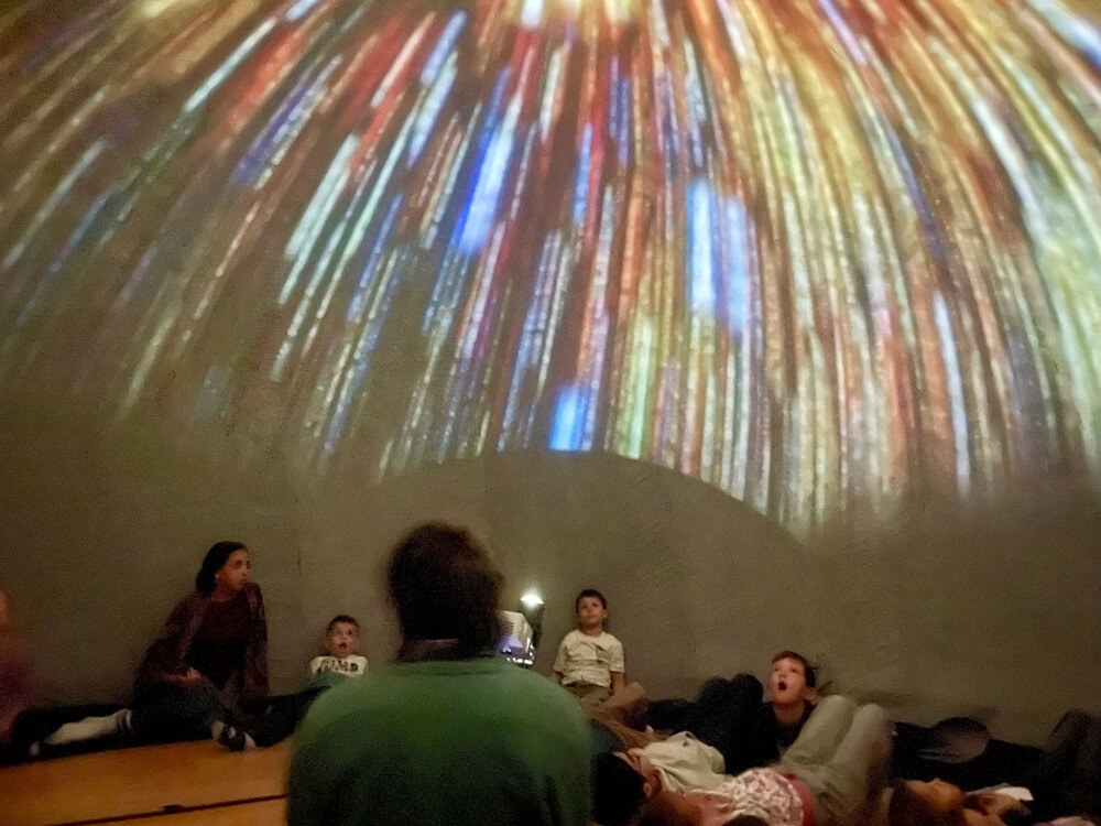 Das Pop-Up-Planetarium in der VS Murfeld
